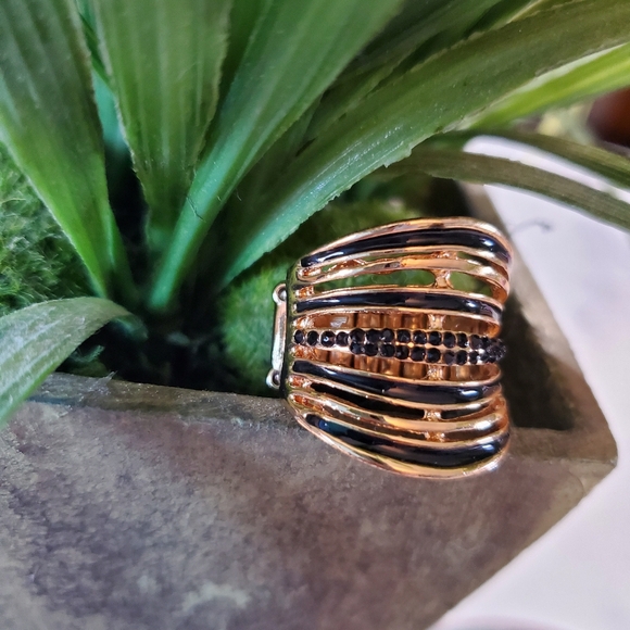 Gold Tone & Black Jewels Stretch Band Ring Stack Look  💥3 for $24💥 - Picture 11 of 16